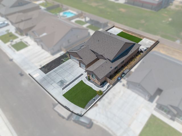 3637 Luke Street, Tulare, CA 93274