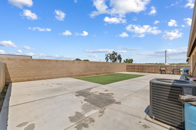3637 Luke Street, Tulare, CA 93274