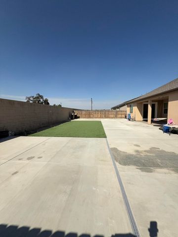 3637 Luke Street, Tulare, CA 93274