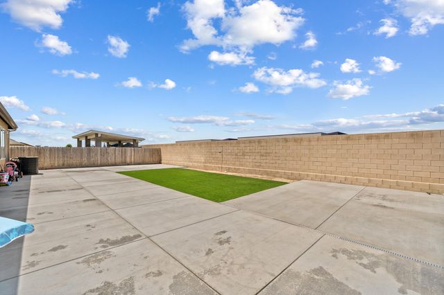 3637 Luke Street, Tulare, CA 93274