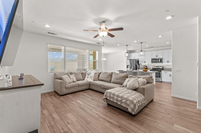 3637 Luke Street, Tulare, CA 93274