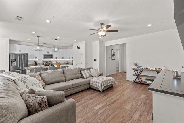 3637 Luke Street, Tulare, CA 93274