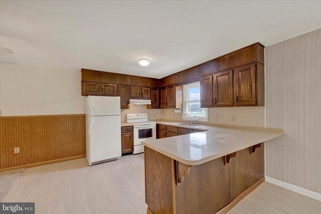 88 DAVIS BRIDGE RD, Bernville, PA 19506