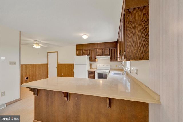 88 DAVIS BRIDGE RD, Bernville, PA 19506