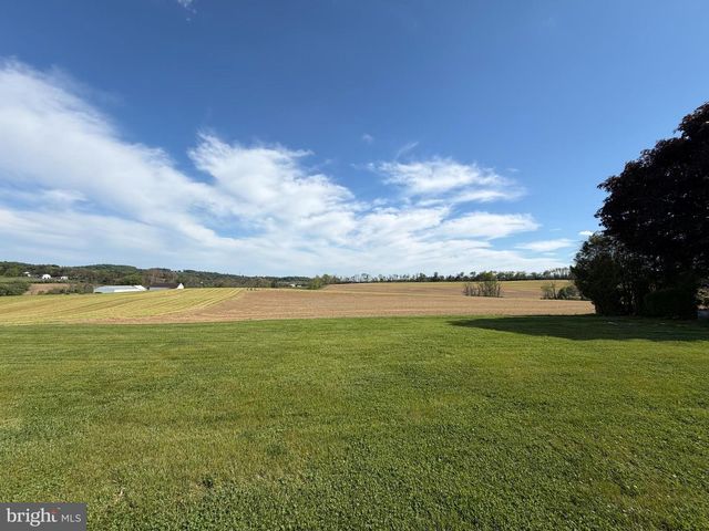 88 DAVIS BRIDGE RD, Bernville, PA 19506