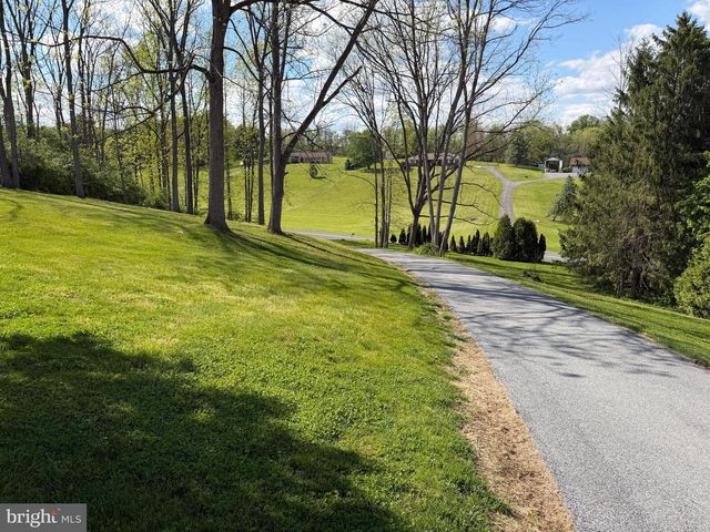 88 DAVIS BRIDGE RD, Bernville, PA 19506