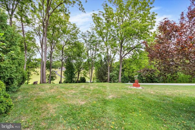 88 DAVIS BRIDGE RD, Bernville, PA 19506