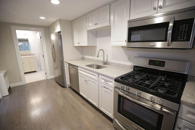 33 Winter St R, Norwell, MA 02061