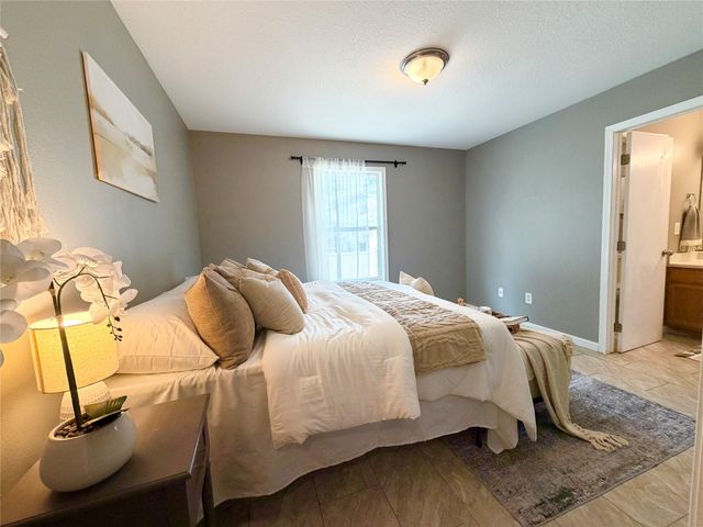 737 SE 27th Court, Des Moines, IA 50317