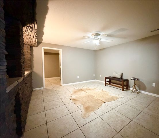 737 SE 27th Court, Des Moines, IA 50317