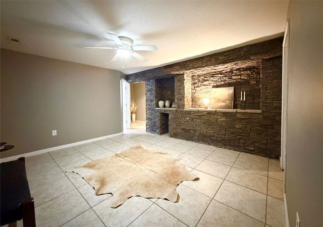 737 SE 27th Court, Des Moines, IA 50317