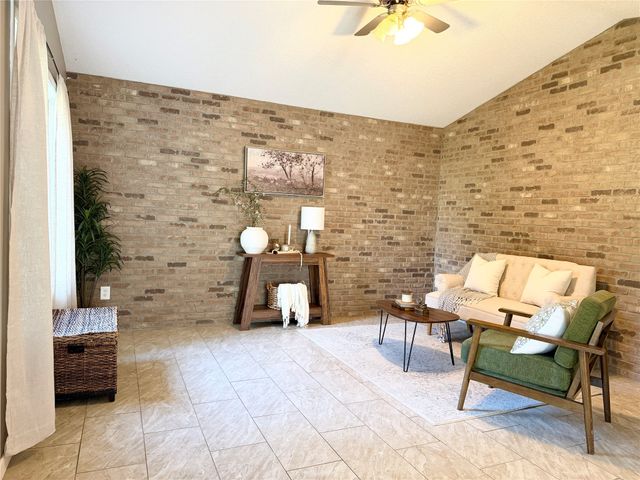 737 SE 27th Court, Des Moines, IA 50317