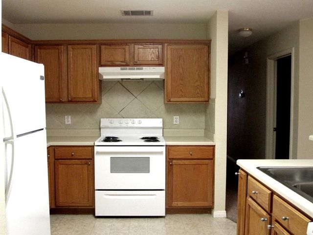 21637 Boggy Ford RD, Lago Vista, TX 78645