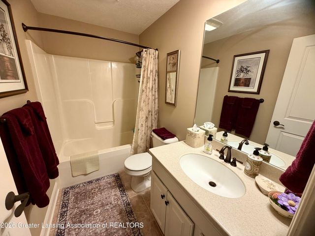 6271 Fenwick Court, East Lansing, MI 48823