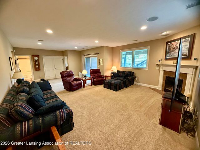 6271 Fenwick Court, East Lansing, MI 48823