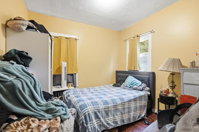 10 Brook St, Brockton, MA 02301