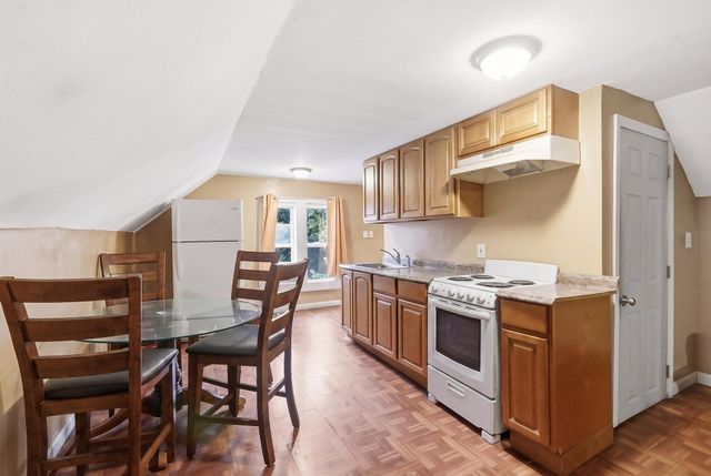 10 Brook St, Brockton, MA 02301