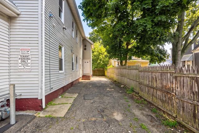 10 Brook St, Brockton, MA 02301