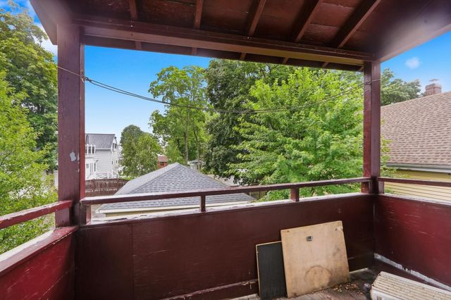10 Brook St, Brockton, MA 02301