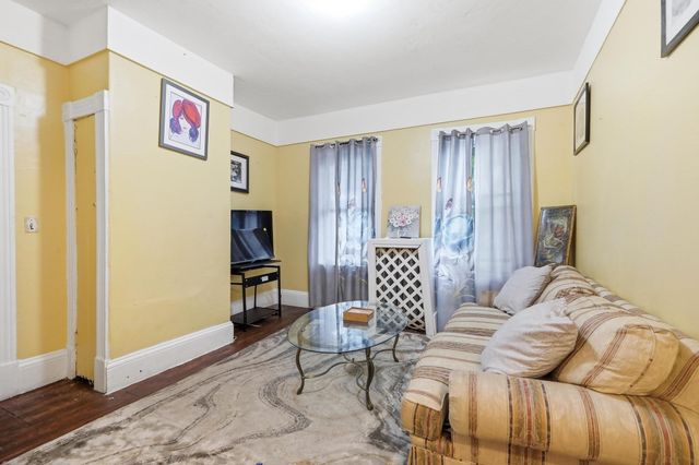 10 Brook St, Brockton, MA 02301