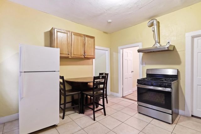 10 Brook St, Brockton, MA 02301