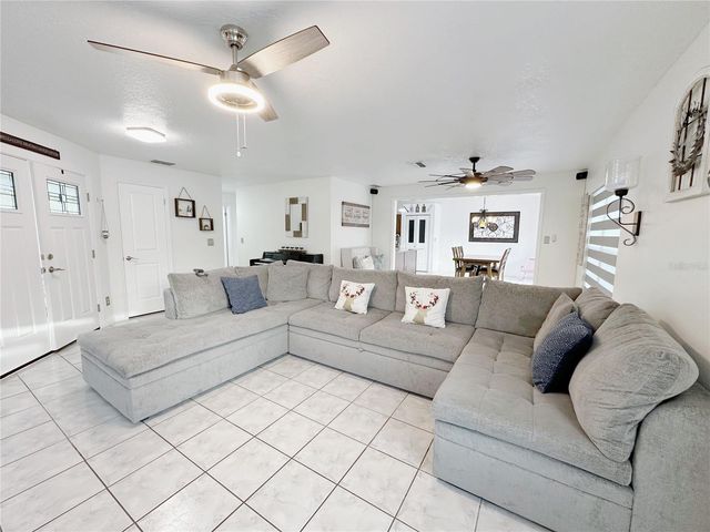 2404 SE 39TH AVENUE, Ocala, FL 34471