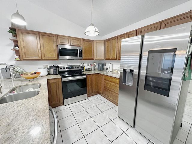 2404 SE 39TH AVENUE, Ocala, FL 34471