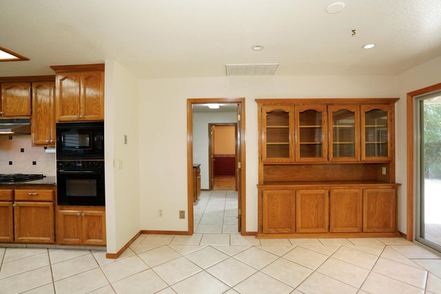 4904 El Don Dr, Rocklin, CA 95677