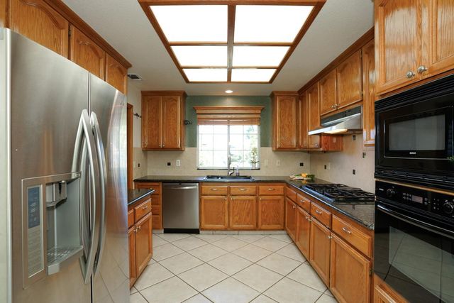 4904 El Don Dr, Rocklin, CA 95677