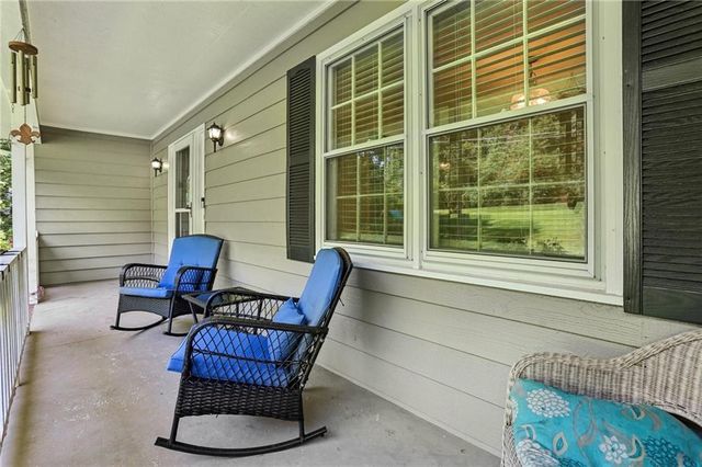 3284 Creekside Drive SE, Conyers, GA 30094