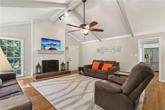 3284 Creekside Drive SE, Conyers, GA 30094