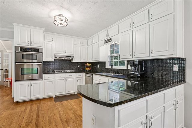 3284 Creekside Drive SE, Conyers, GA 30094