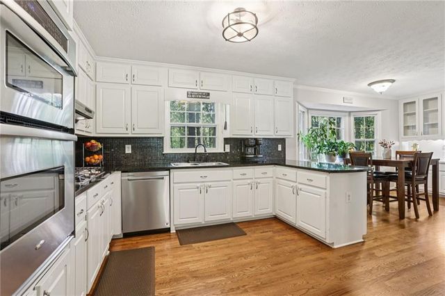 3284 Creekside Drive SE, Conyers, GA 30094