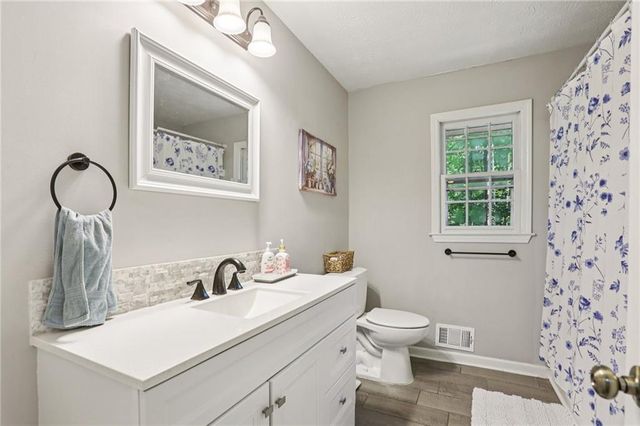 3284 Creekside Drive SE, Conyers, GA 30094