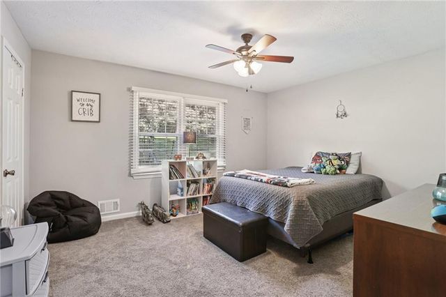 3284 Creekside Drive SE, Conyers, GA 30094