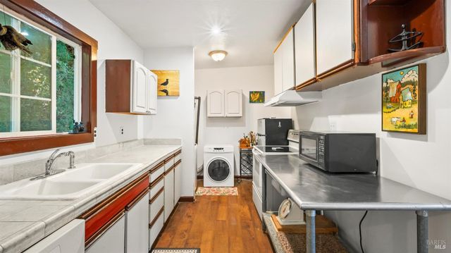 15 Mountain View Ave, Lagunitas, CA 94938