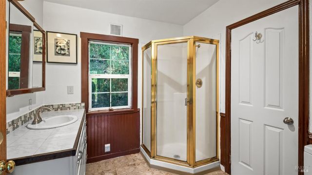 15 Mountain View Ave, Lagunitas, CA 94938