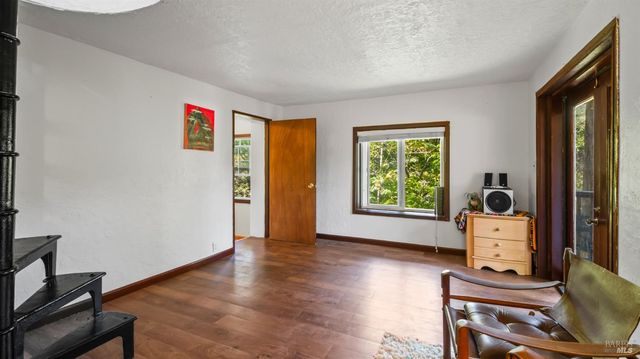 15 Mountain View Ave, Lagunitas, CA 94938