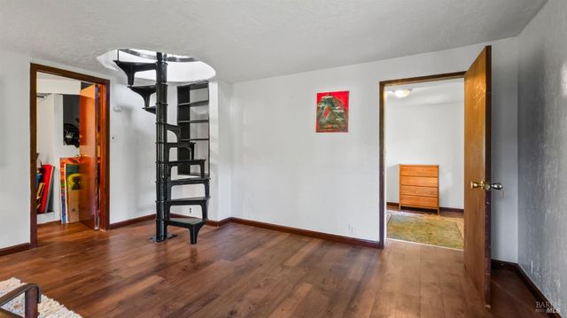 15 Mountain View Ave, Lagunitas, CA 94938