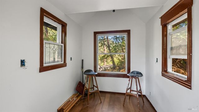 15 Mountain View Ave, Lagunitas, CA 94938