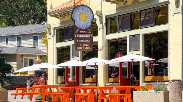 15 Mountain View Ave, Lagunitas, CA 94938