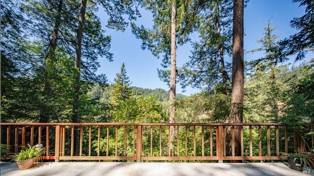 15 Mountain View Ave, Lagunitas, CA 94938