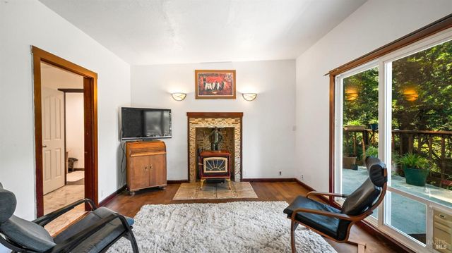 15 Mountain View Ave, Lagunitas, CA 94938