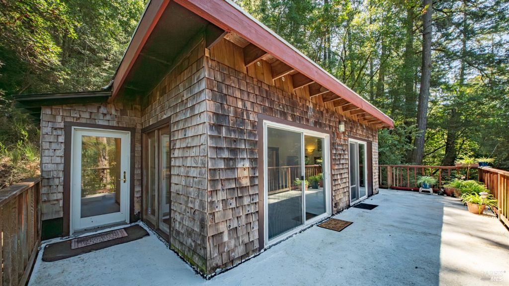 15 Mountain View Ave, Lagunitas, CA 94938