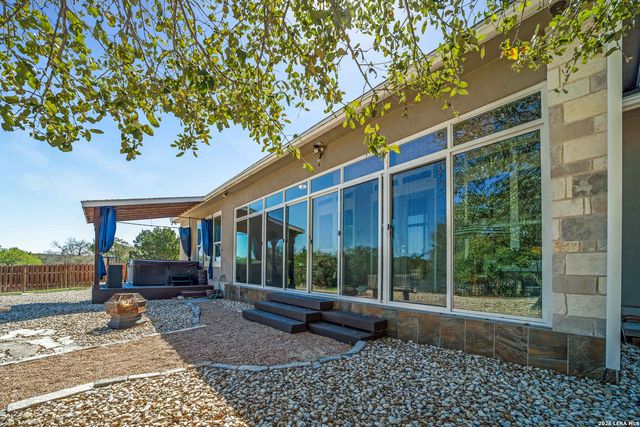 1123 Long Hollow, Canyon Lake, TX 78133