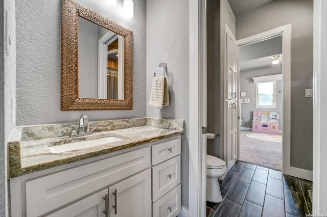 1123 Long Hollow, Canyon Lake, TX 78133