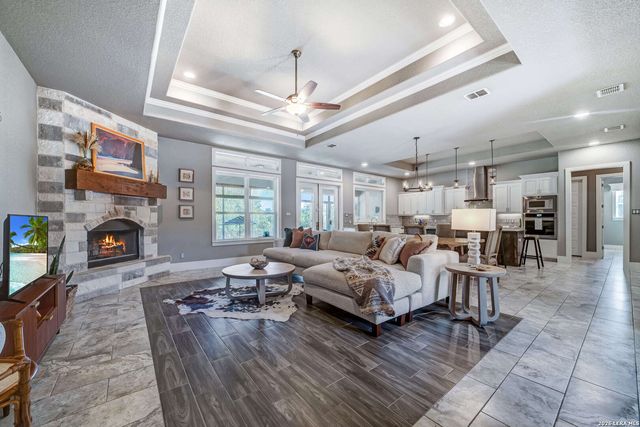 1123 Long Hollow, Canyon Lake, TX 78133
