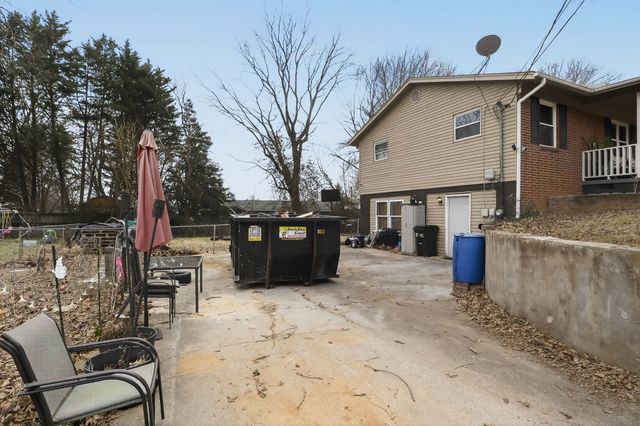 3106 Sycamore View Ct, Knoxville, TN 37921