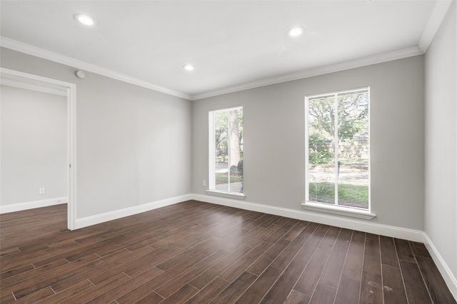 903 Crossroads Drive, Houston, TX 77079