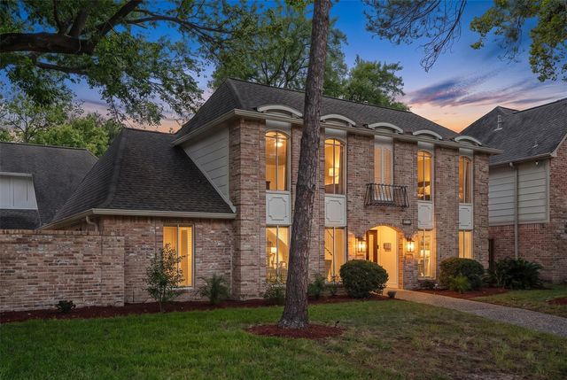 903 Crossroads Drive, Houston, TX 77079